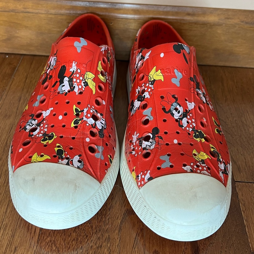 Cute comfortable lightweight native shoes Disney Minnie Mouse red slip on 9 S101